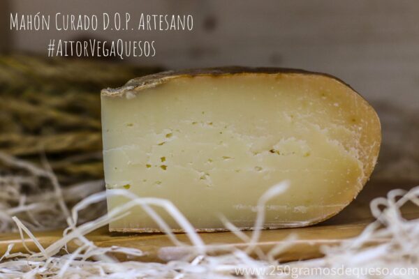 Queso Mahón Curado D.O.P. Artesano