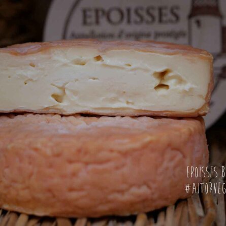 Queso Pérail Papillon de oveja cortado, pasta blanda y textura cremosa