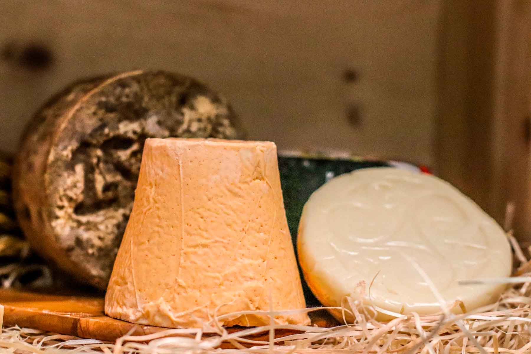 Imagen con los quesos de las 4 Denominaciones de Origen (DOP) de Asturias