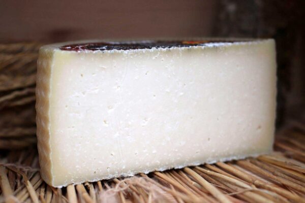 Queso Pago de La Jaraba Curado D.O. Manchego cuña