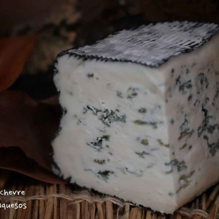 Queso azul de cabra Persillé de Chèvre corte cremoso con vetas azules